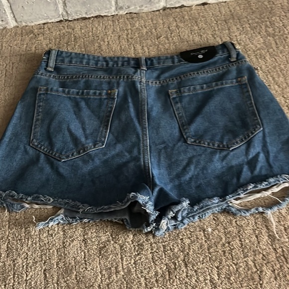 Denim Boulevard frayed cut off shorts with rhinestones at the top front - Picture 7 of 8